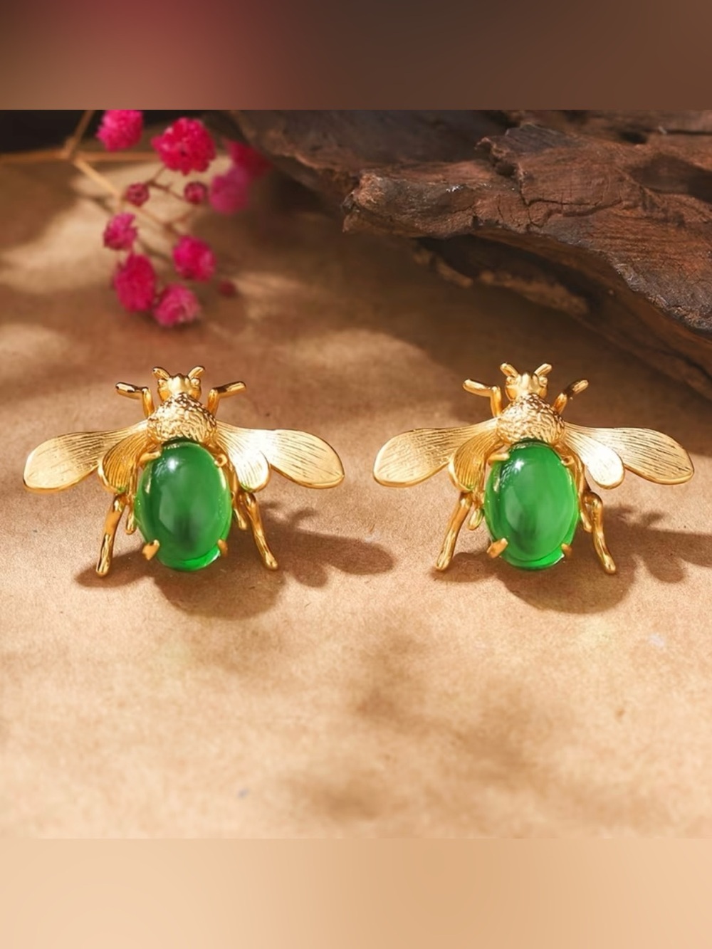 NEW! Unique Gold Bee Earrings with Green Glass Cabochon. 🐝 A8-283 - Picture 3 of 7